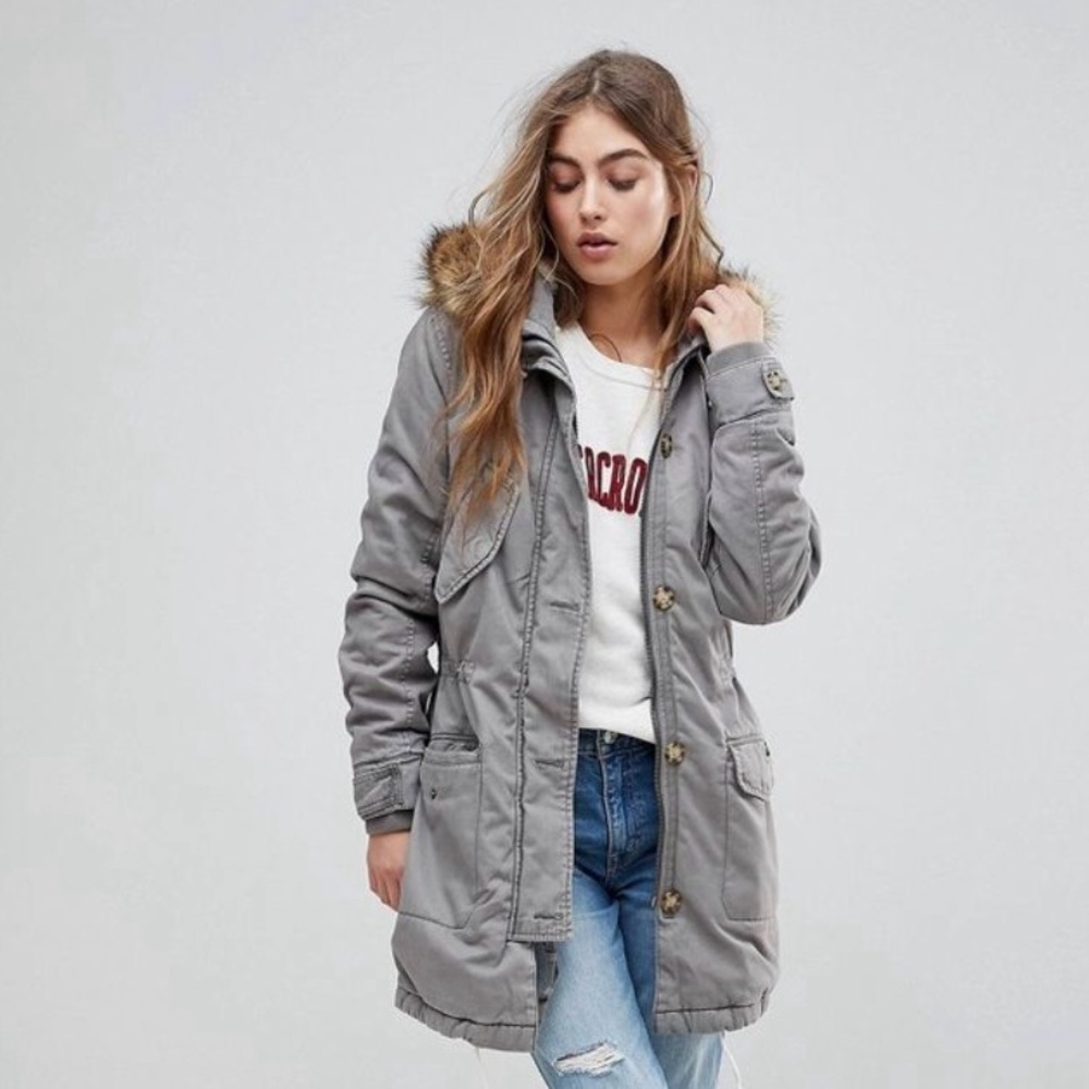 Abercrombie & Fitch Parka, Sherpa Lining, Hood with detachable Fur